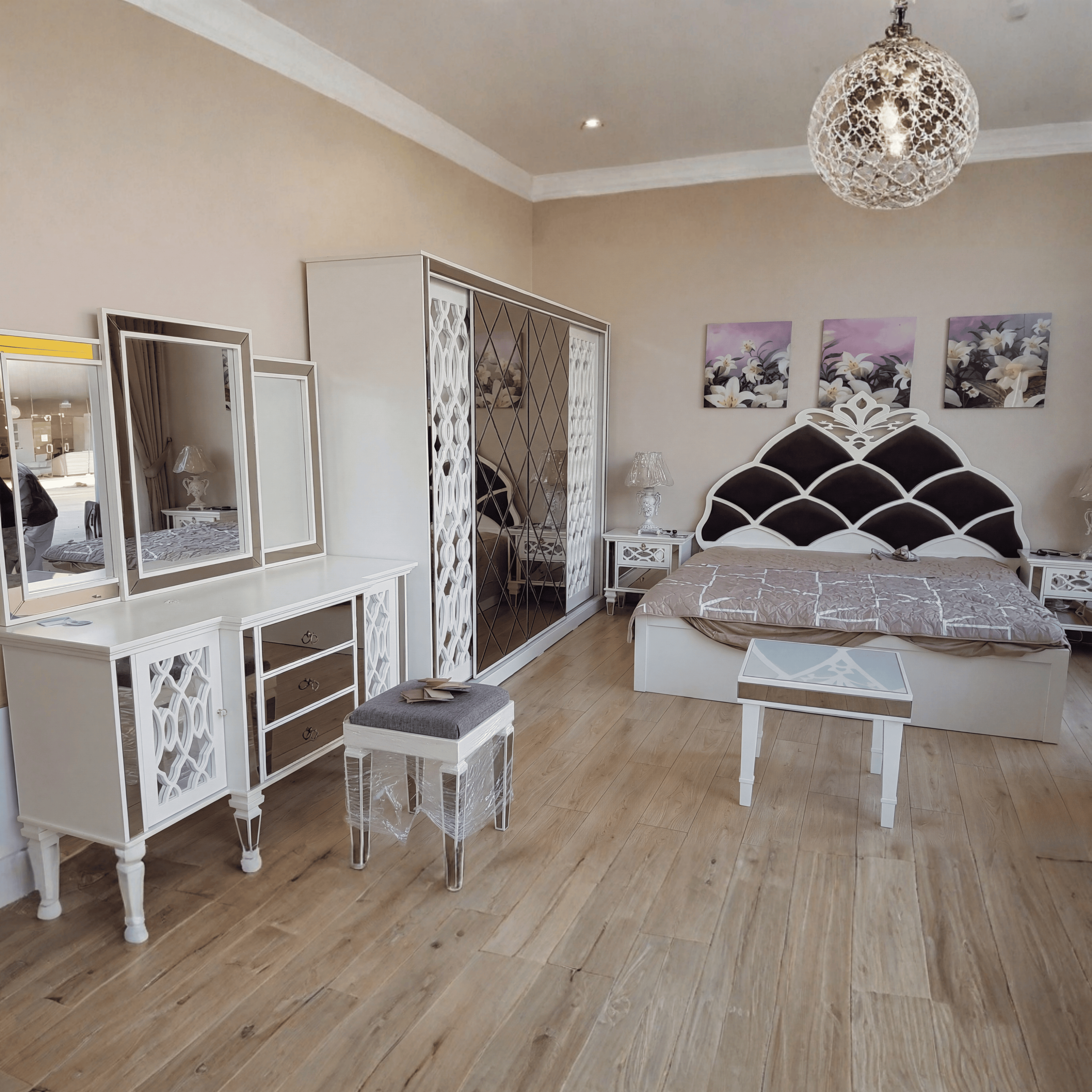 Royal Lattice White Bedroom Set